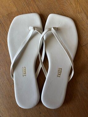TKEES Square-Toe Lily Minimalist Flip Flop Sandals Cream White Leather
